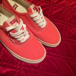 Women’s Levi’s Sneakers